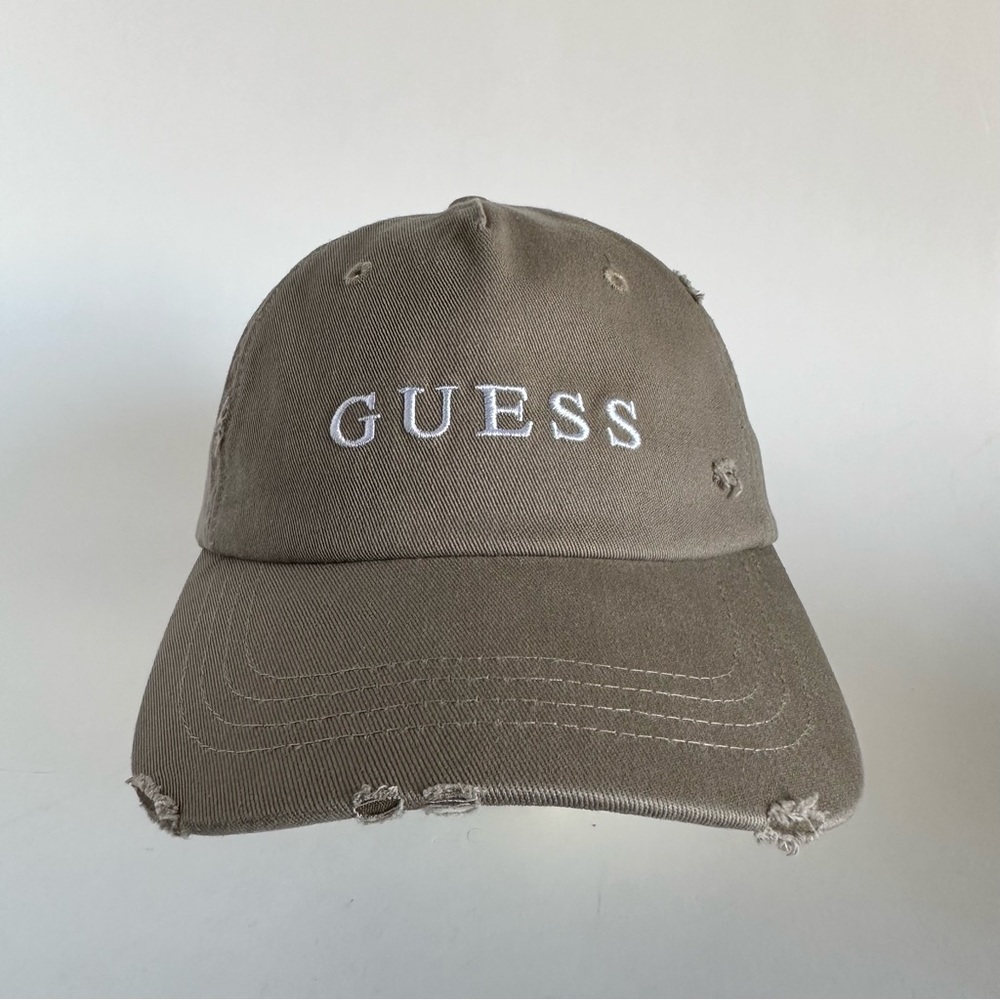 Guess Women’s Baseball Hat StrapBack Beige
